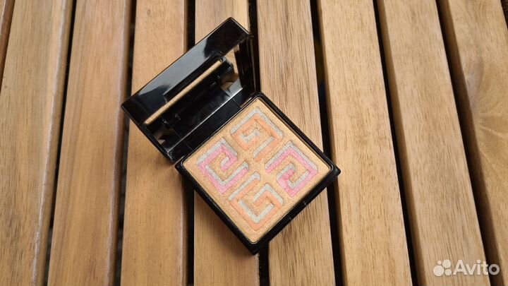 Givenchy logo sunkissed powder хайлайтер б/у