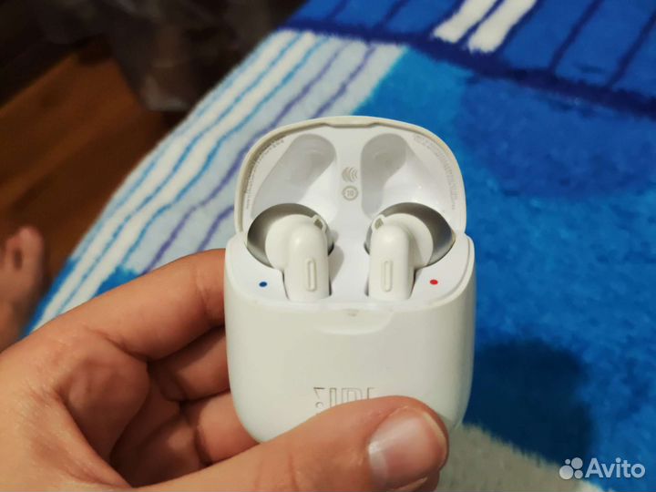 Беспроводные наушники jbl