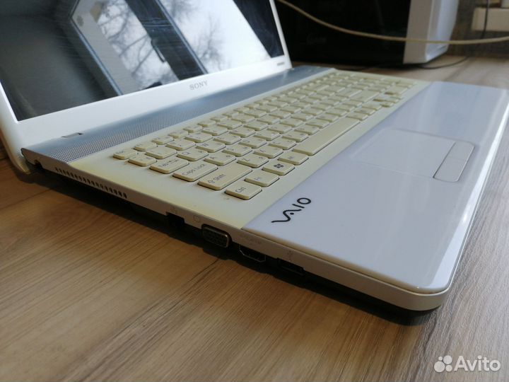 Ноутбук sony vaio 17