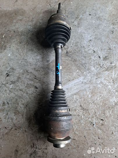 Привод левый Volkswagen Transporter T5