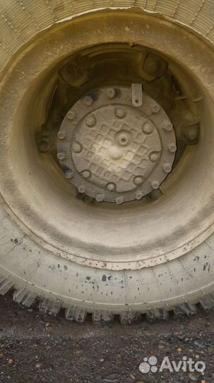 Клинья, шпильки, колесные гайки 32мм маз камаз