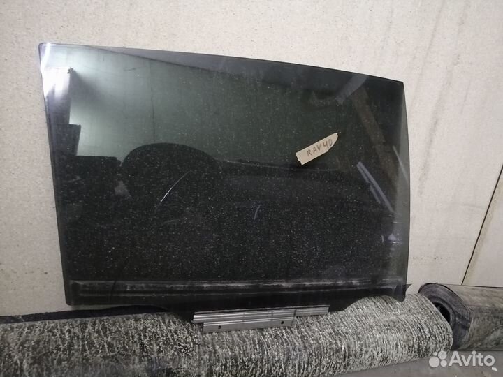 Стекло двери задней правой RAV 4 40 кузов 12-18