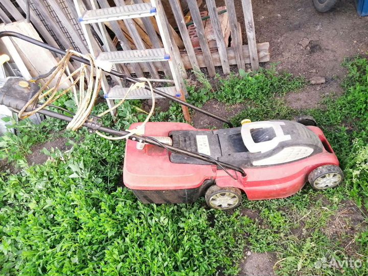 Газонокосилка электрическая