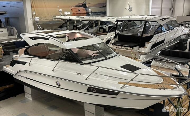 Моторная яхта Grandezza 28 OC в наличии
