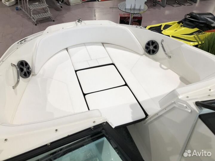 Катер Sea Ray 210 spxe