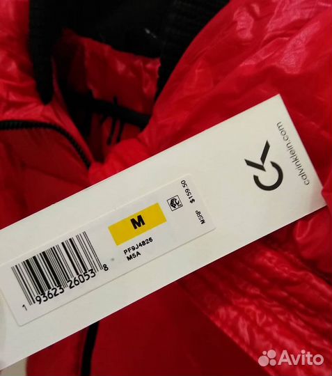 Куртка новая Calvin Klein