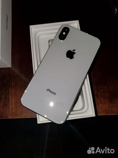 iPhone Xs, 64 ГБ