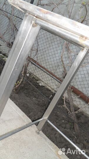 Стол из нержавеющей стали