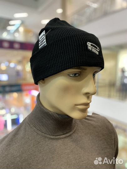 Мужская шапка Love Moschino