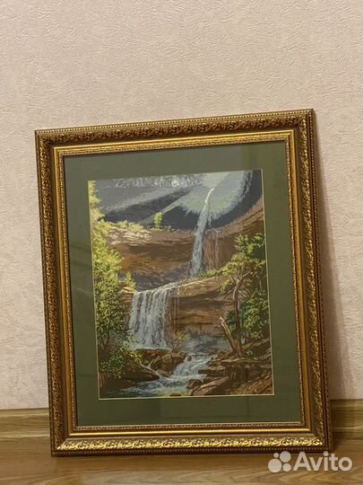 Картина вышитая гобеленовым стежком