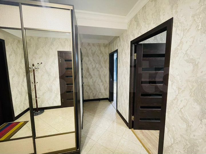 2-к. квартира, 70 м², 8/12 эт.