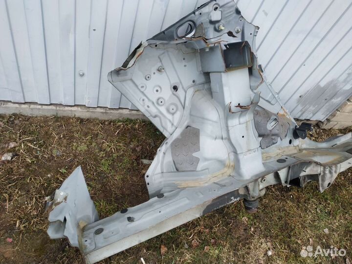 Hyundai elantra V md задняя левая арка,порог