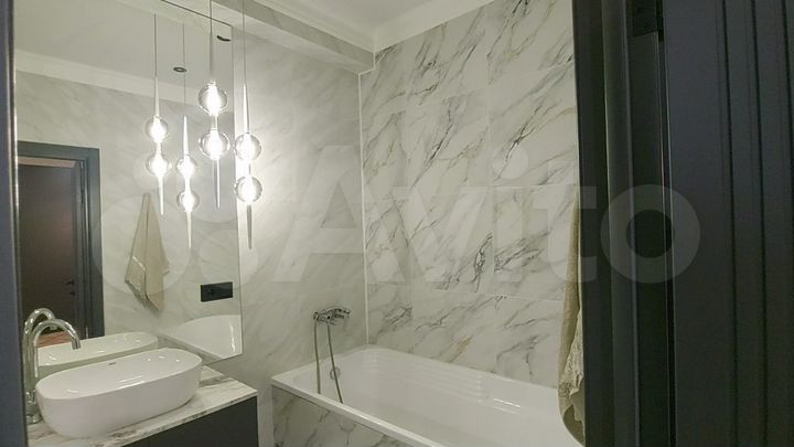 2-к. квартира, 73,3 м², 7/10 эт.