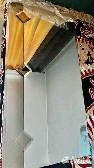 Зеркало настенное