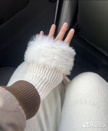 Женские шерстяные перчатки без пальцев