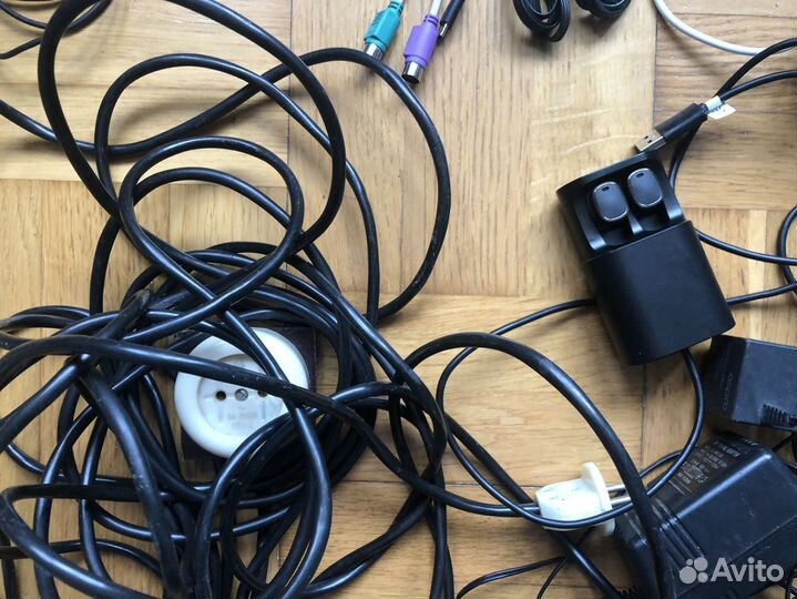 Провода разные, аудио,видео и т. п. Лотом