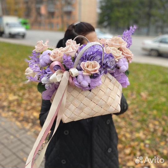 Цветочная композиция в сумочке