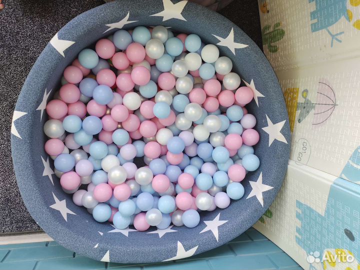 Сухой бассейн с шариками