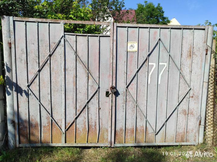 Секционные ворота с калиткой бу