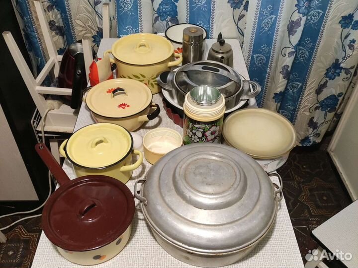 Кастрюли и кухонные принадлежности