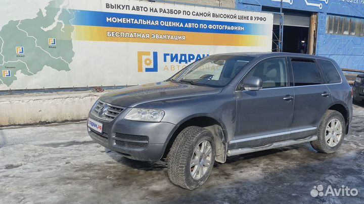 Замок капота Volkswagen Touareg (GP) 7L0823509C