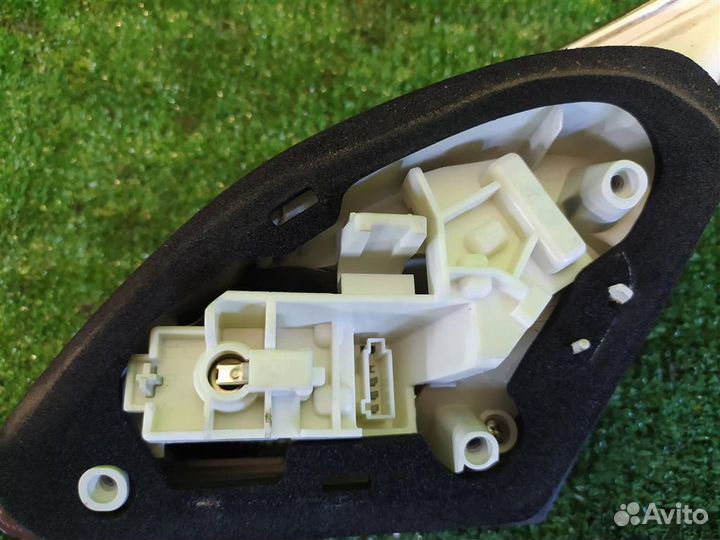 Фонарь задний внутренний левый Opel Astra J 2010