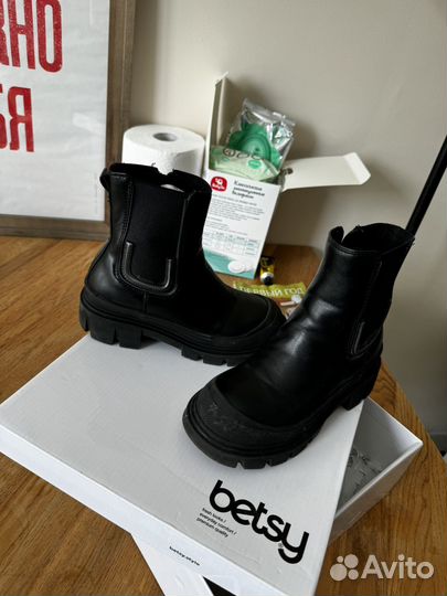 Ботинки демисезонные для девочки 33 р betsy