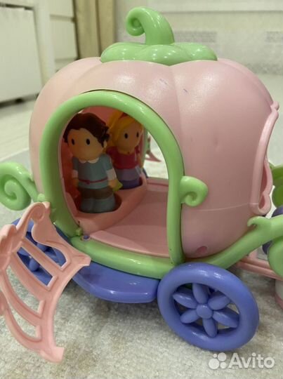 Карета с лошадью