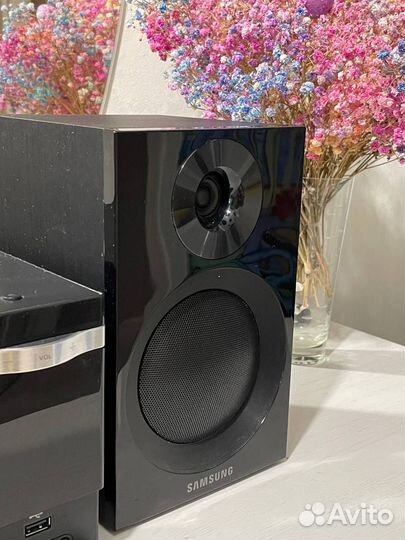 Музыкальный центр Samsung MM-E320D