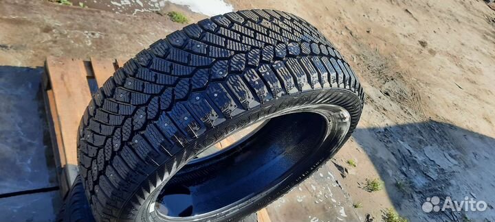 Gislaved Nord Frost 200 215/55 R17