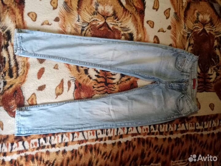 Джинсы