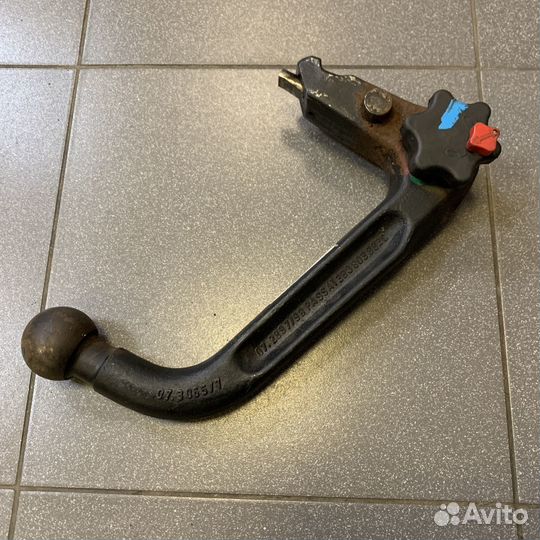 Фаркоп Volkswagen Passat B5 3B0803882C