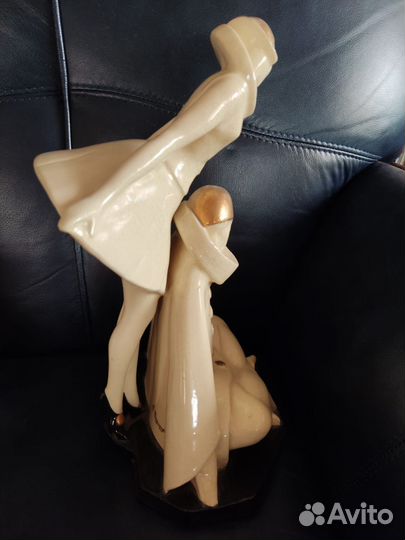 Фаянс-Ар-Деко-Арлекин-37см, Европа