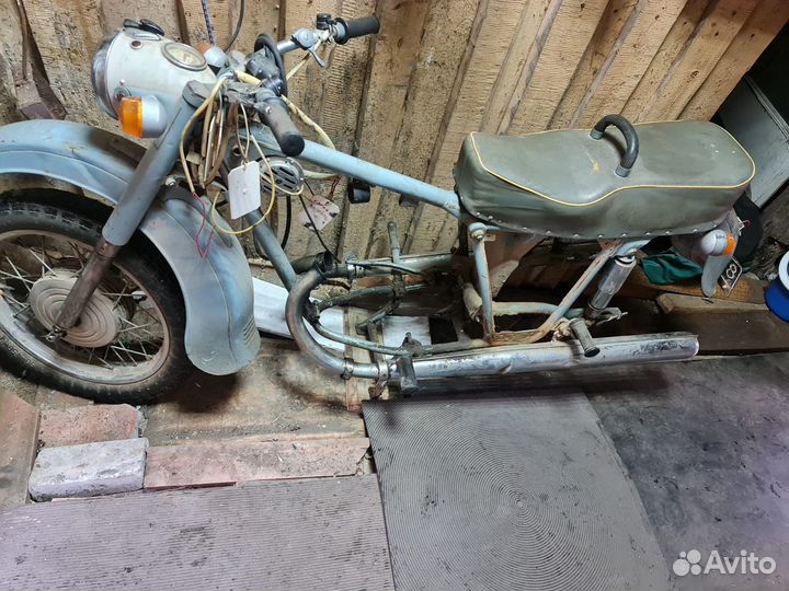 Запч. на мотоцикл Иж планета 3, целиком, гараж