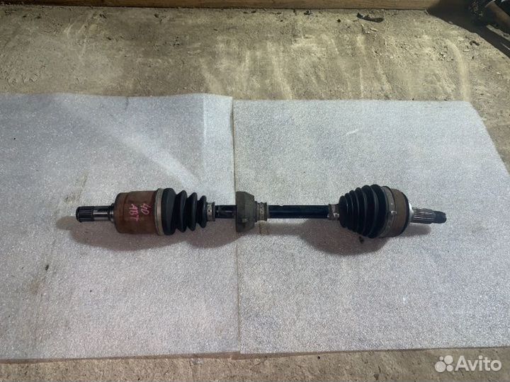 Привод передний левый Honda Civic 8 4D R18A АКПП