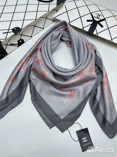 Шелковый платок новый