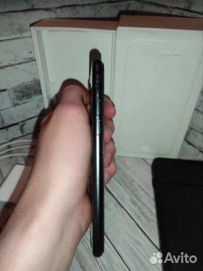 iPhone 8, 64 ГБ