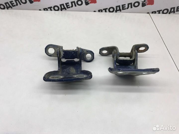 Петли задней правой Daihatsu Gran Move 2000 г