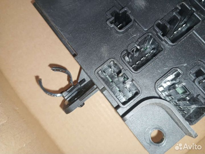 Блок предохранителей Mitsubishi Outlander 3