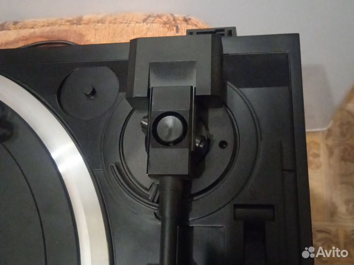 Проигрыватель винила hitachi HT-7