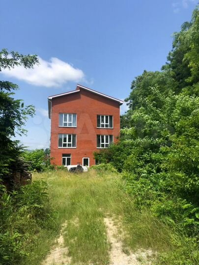 Дом 486,6 м² на участке 7 сот.