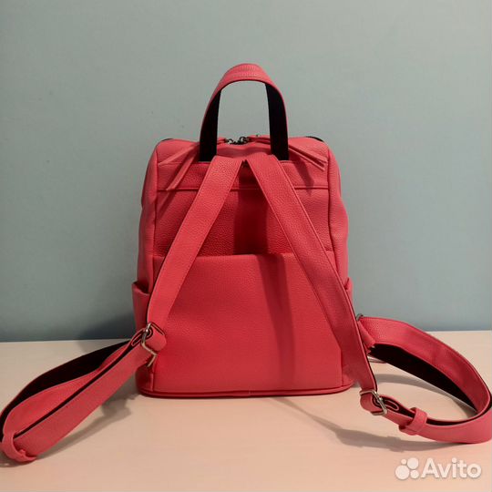 Розовый рюкзак Барби