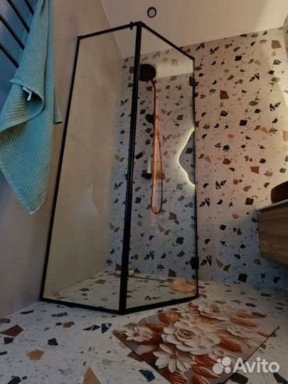 Стеклянная душевая кабина