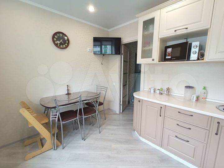 2-к. квартира, 56,3 м², 8/10 эт.