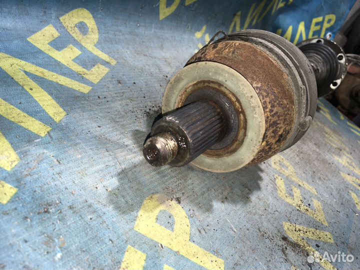 Передняя левая полуось Volkswagen Polo sed Rus