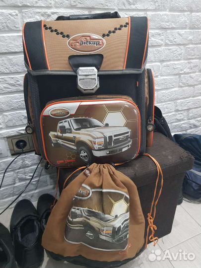 Школьный рюкзак Hummingbird