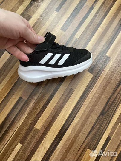 Кроссовки adidas 22