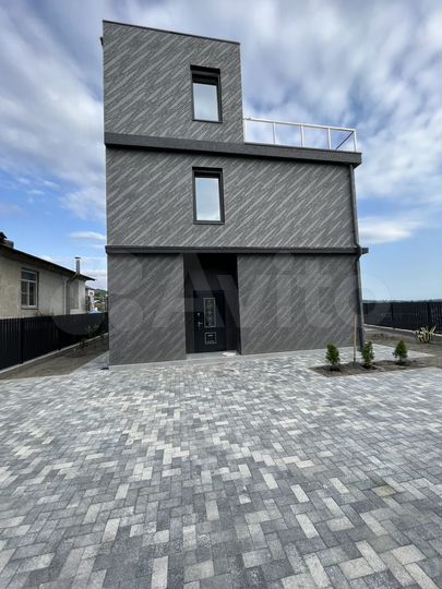 Дом 220 м² на участке 4,2 сот.