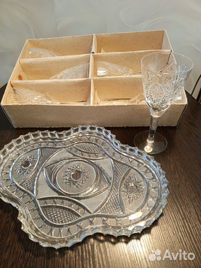 Бокалы и поднос хрустальный