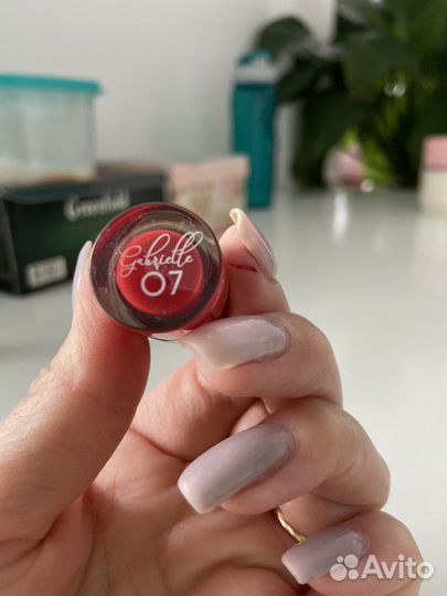 Vivienne sabo помада